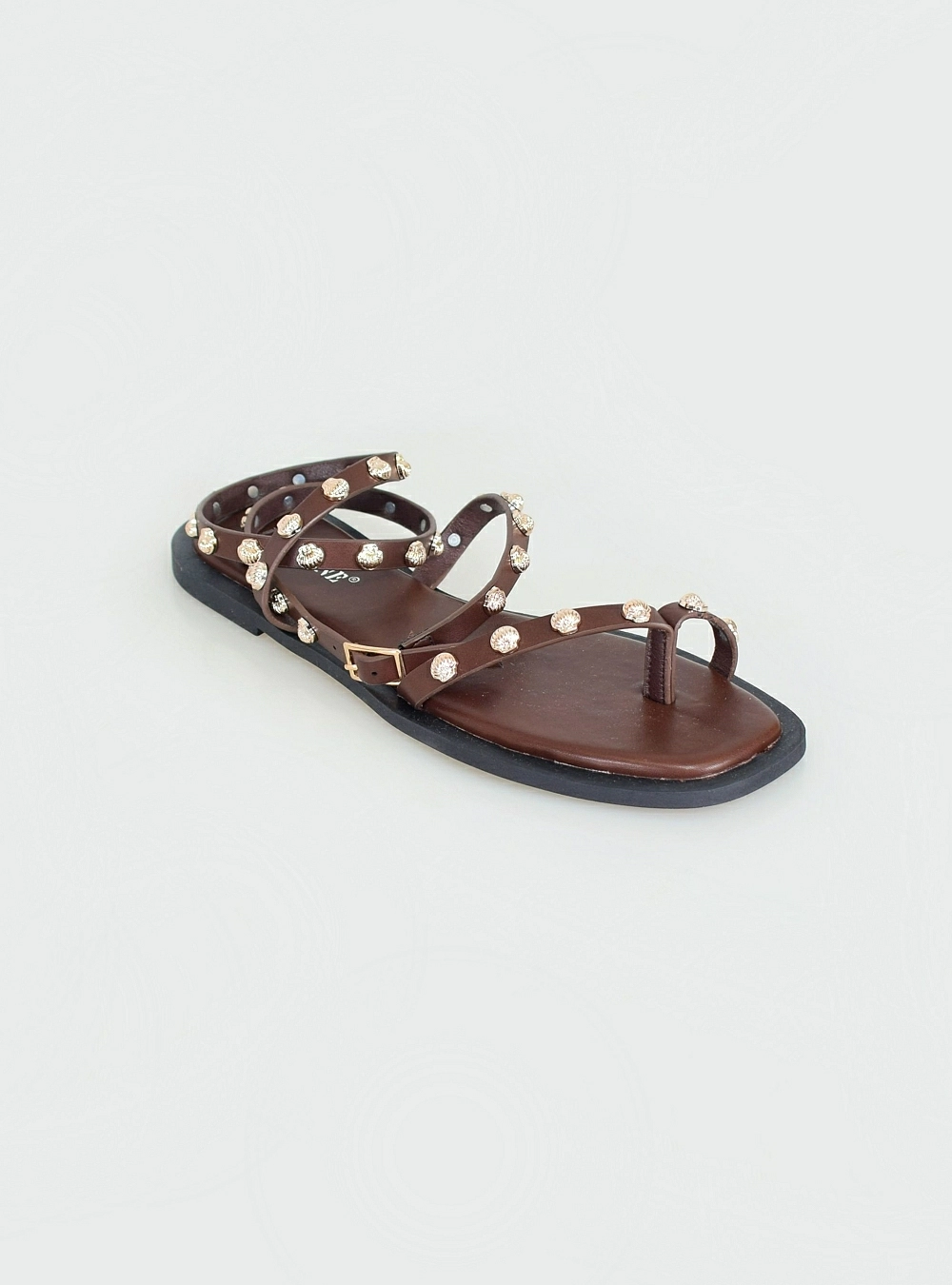 Sandalia plana conchas