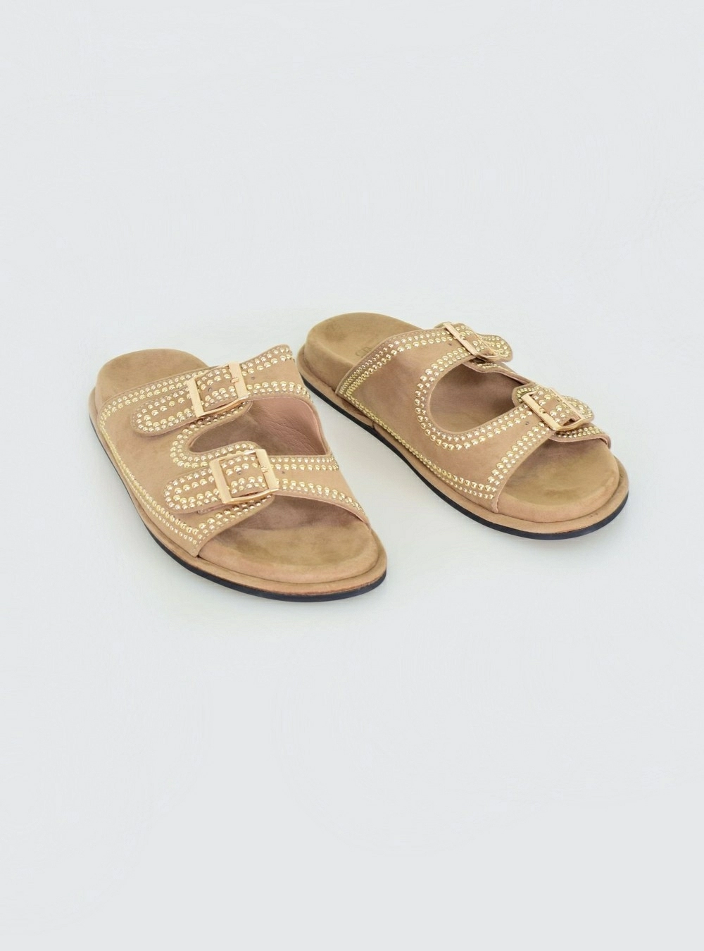 Sandalia tachas ergonomic