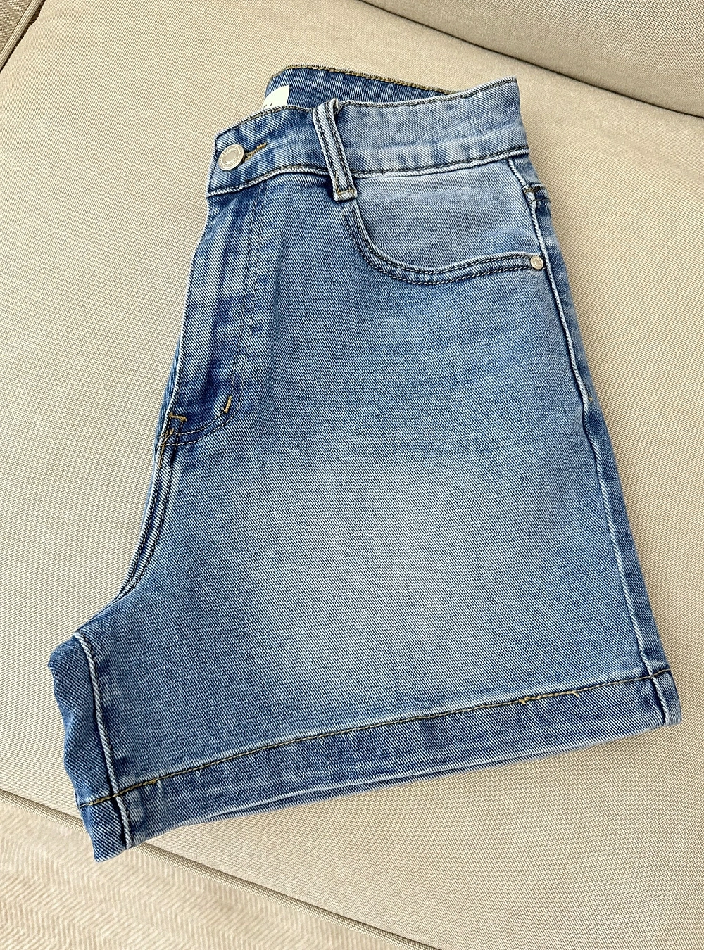 Short style denim blue