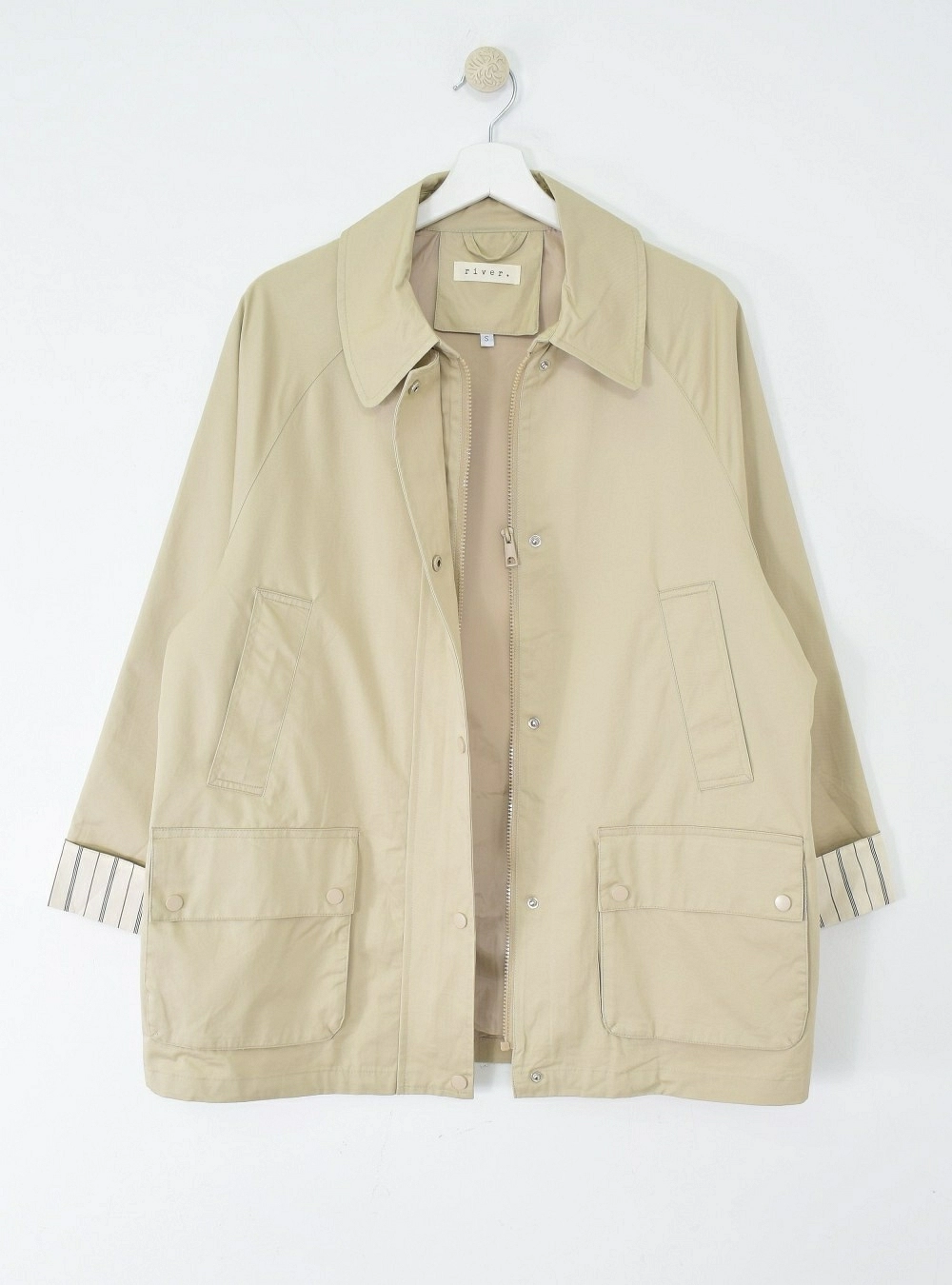 Trench puño rayado