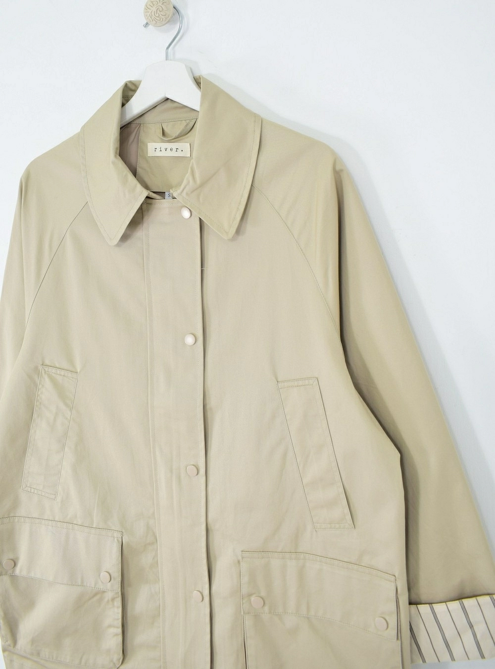 Trench puño rayado