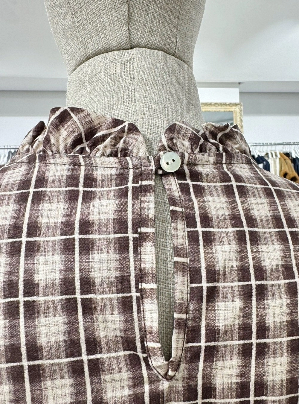 Vestido cuadros volante fruncido Vestido cuadros volante fruncido