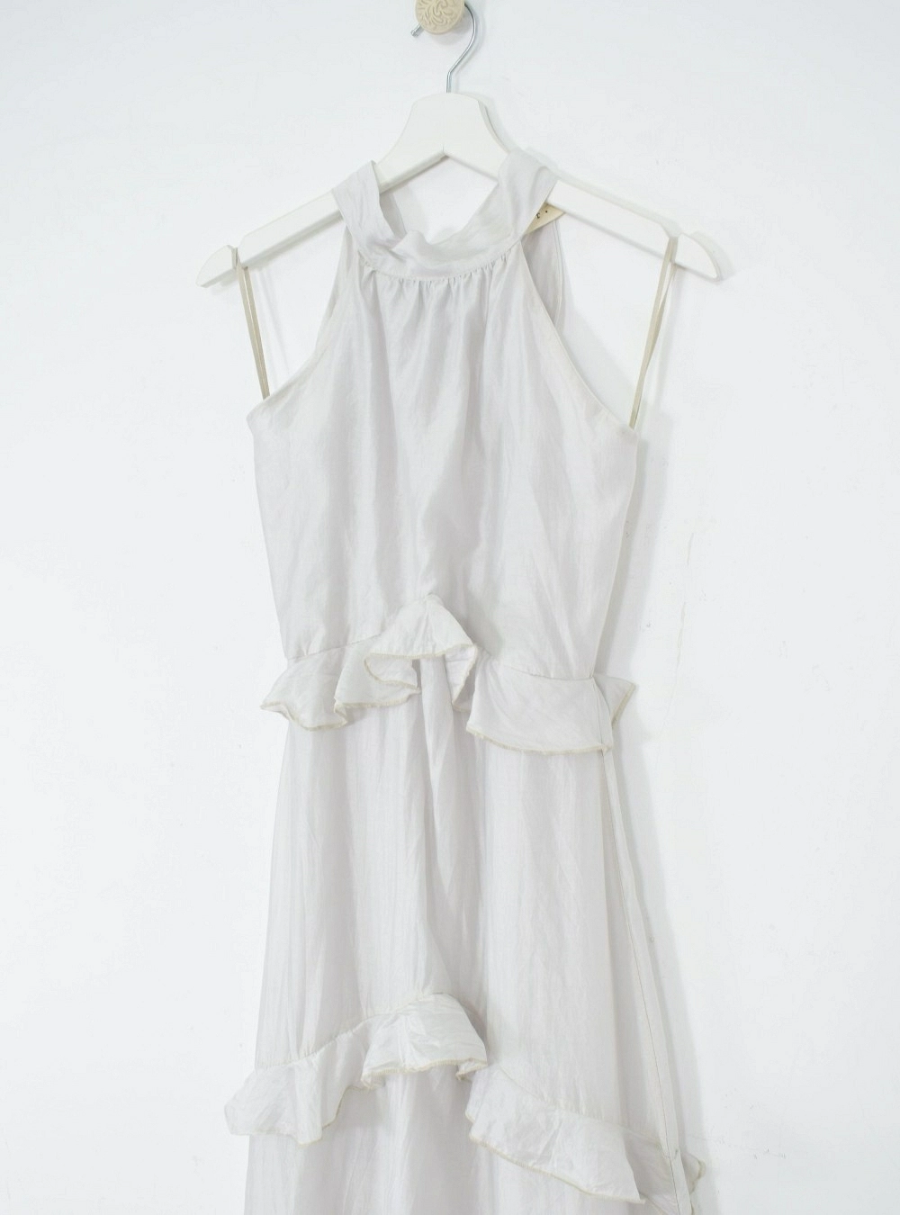 Vestido cuello hatler volantes Vestido cuello hatler volantes