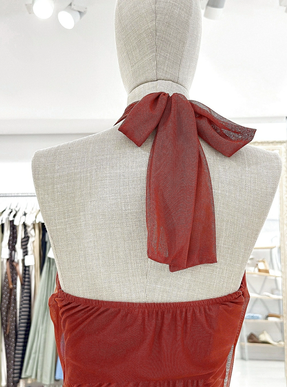 Vestido tul cuello halter
