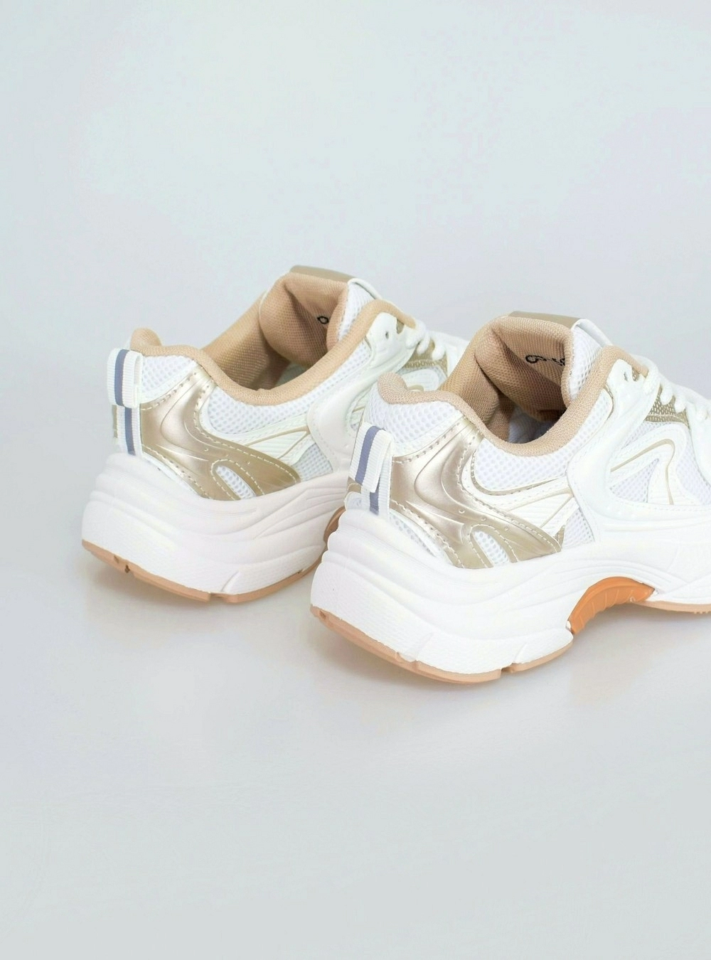 Zapatilla deportiva detalles