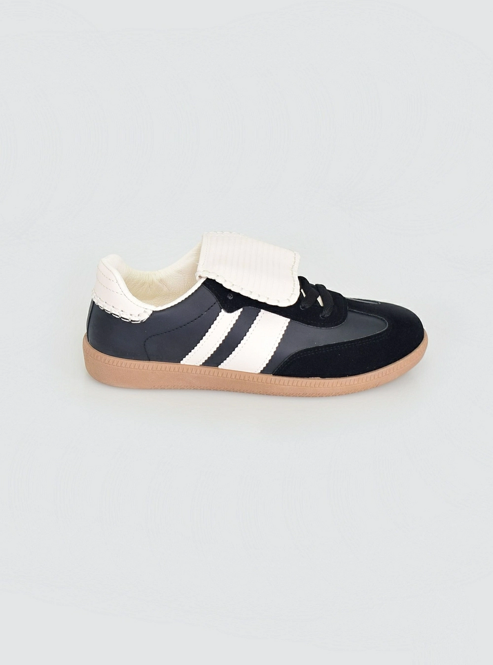 Zapatilla retro lengüeta