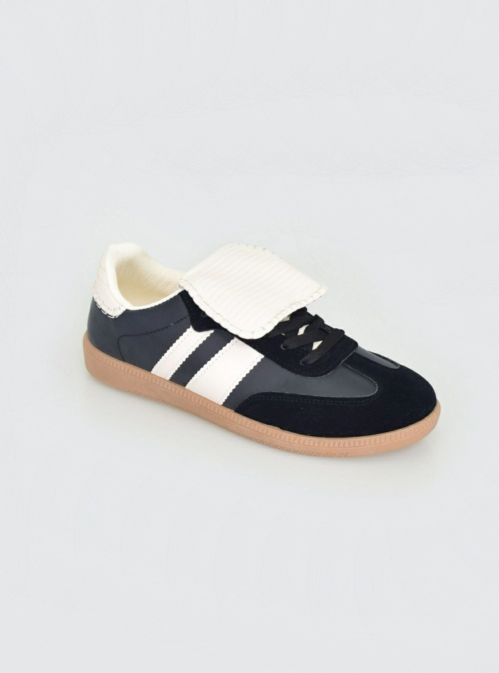 Zapatilla retro lengüeta